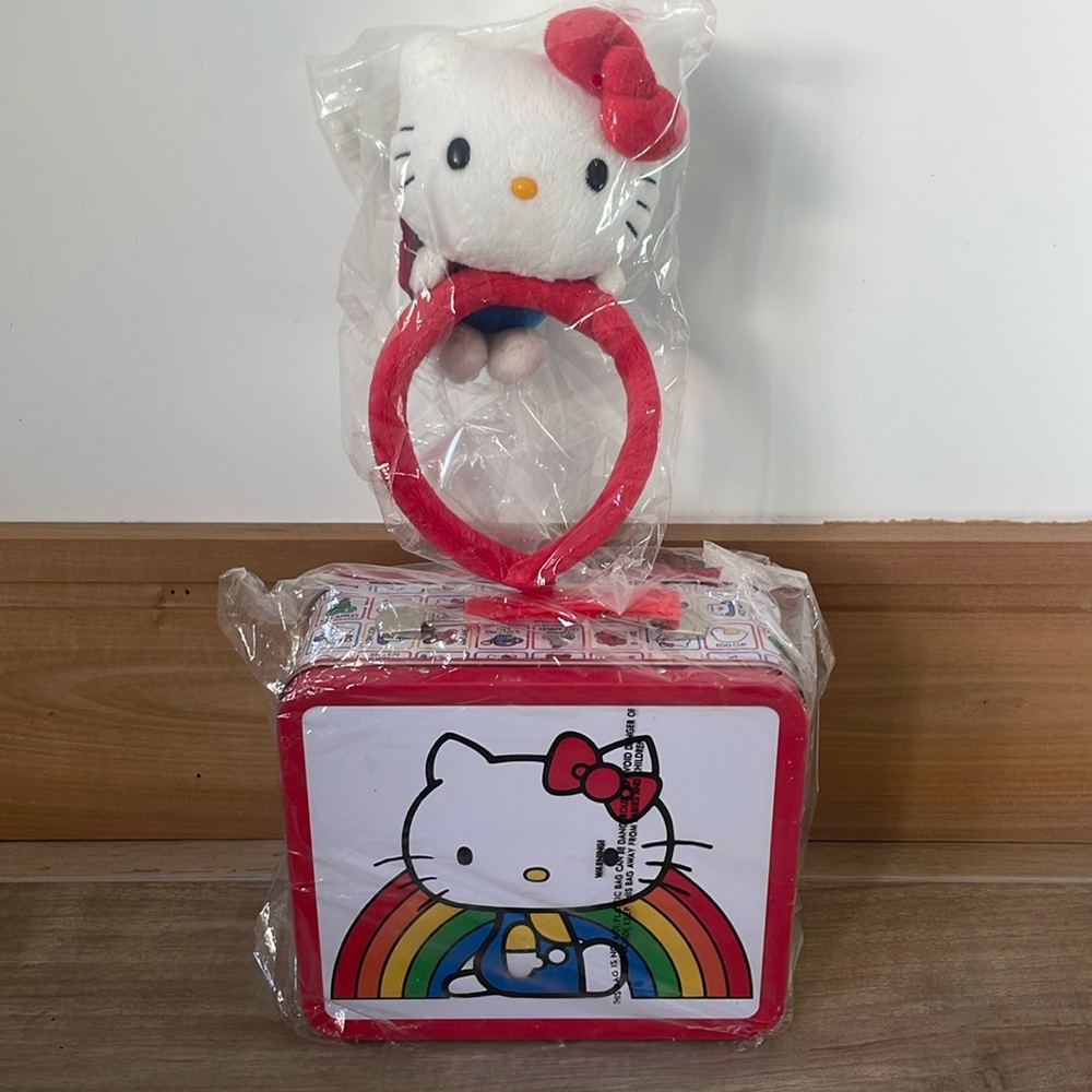 Hello Kitty Con Lunch Pail & Headband